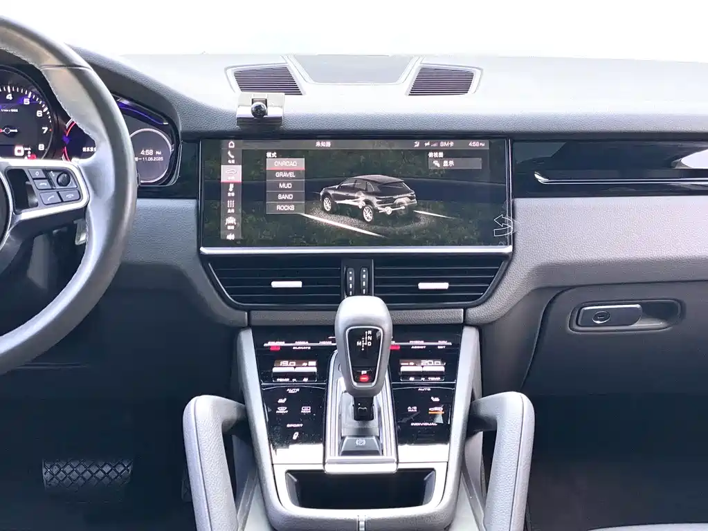 Porsche Cayenne 2018 — фото 10