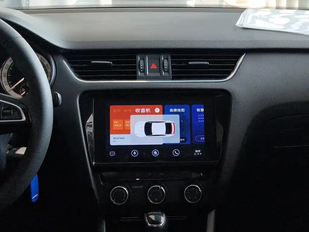 Skoda Octavia 2021 — фото 11