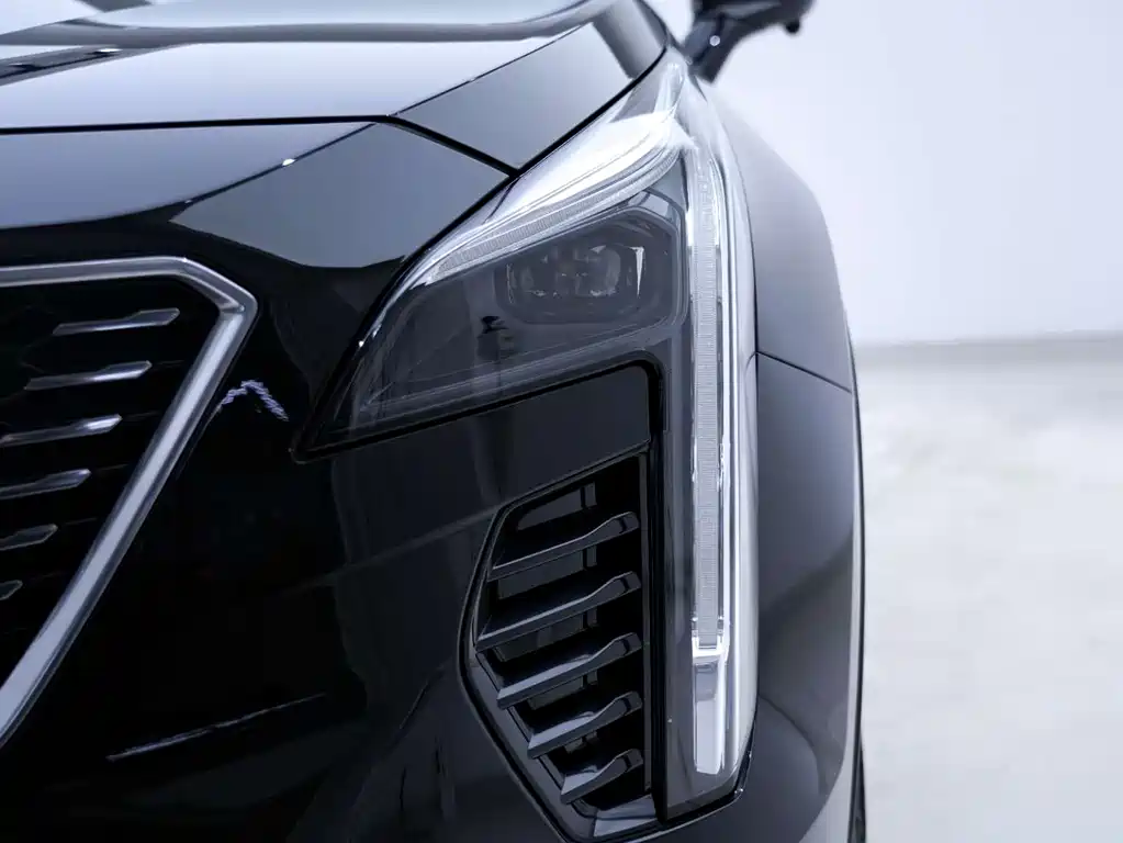 Cadillac XT4 2023 — фото 13