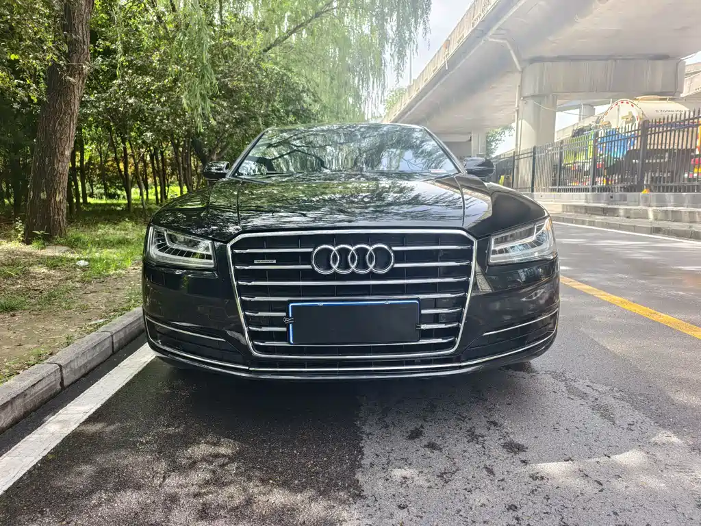 Audi A8 2017 — фото 2