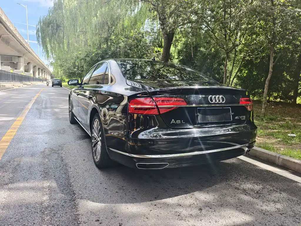Audi A8 2017 — фото 6