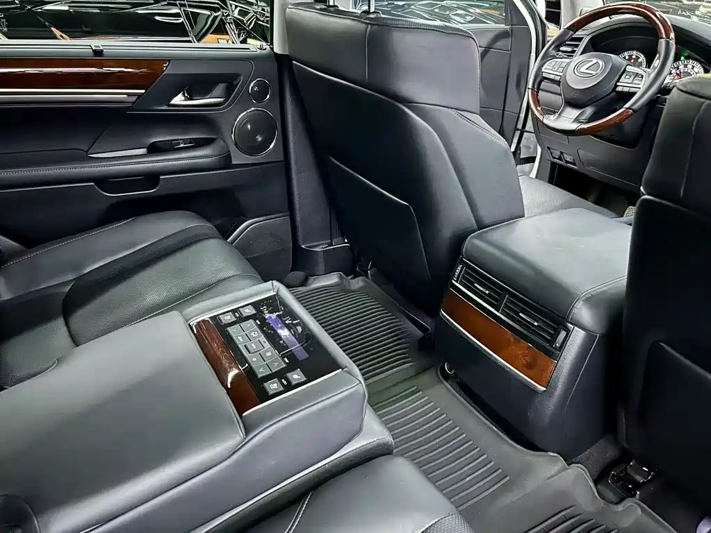 Lexus LX 2023 — фото 15