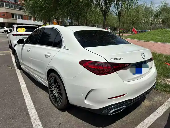 Mercedes-Benz C-Class 2024