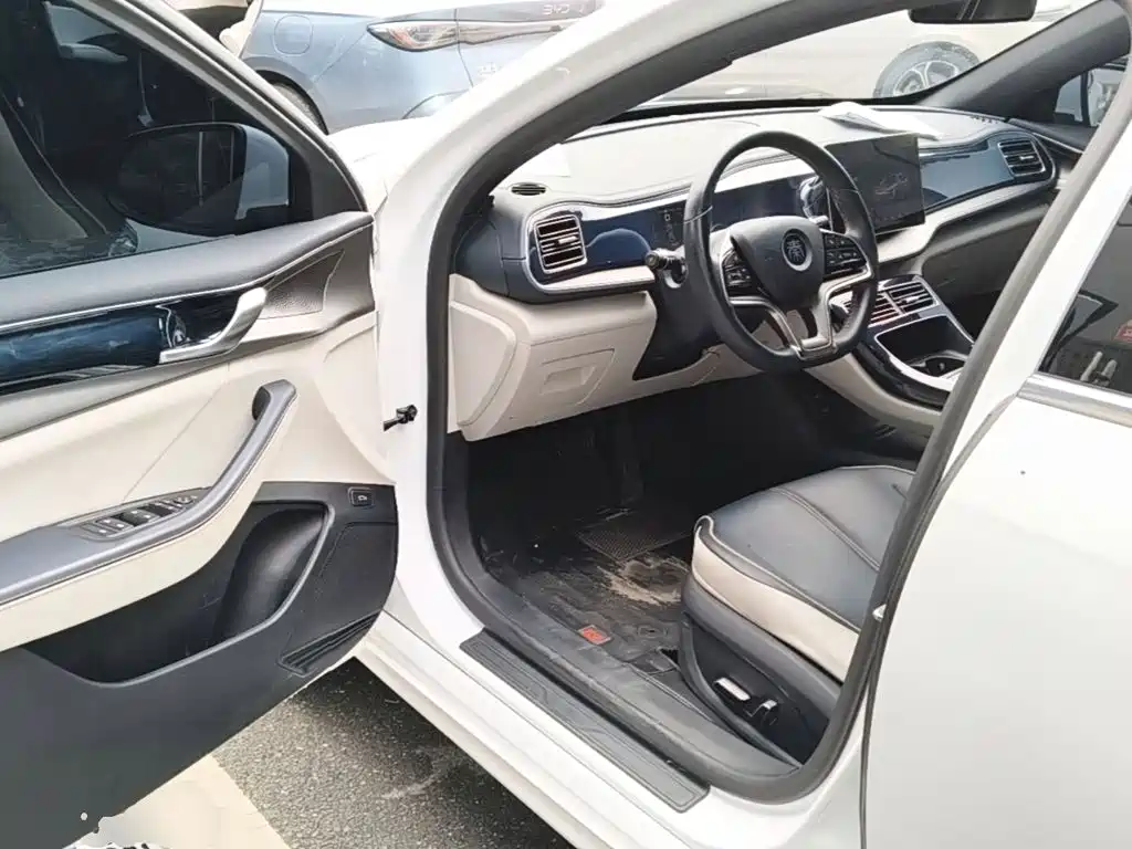 BYD Qin PLUS 2022 — фото 16