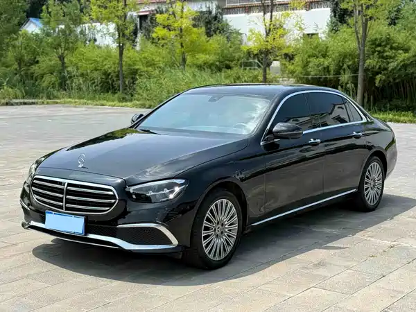 Mercedes-Benz E-Class 2022