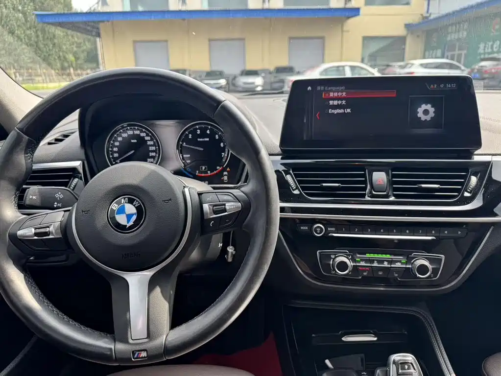 BMW 1 Series 2022 — фото 15