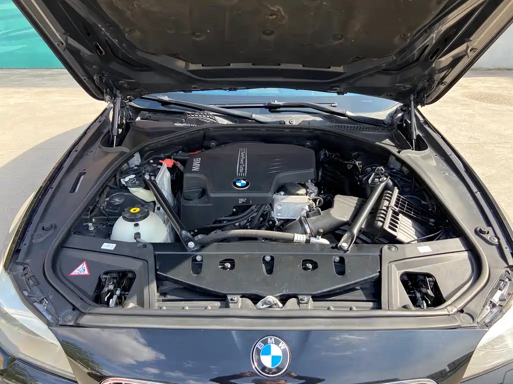BMW 5 Series 2013 — фото 20