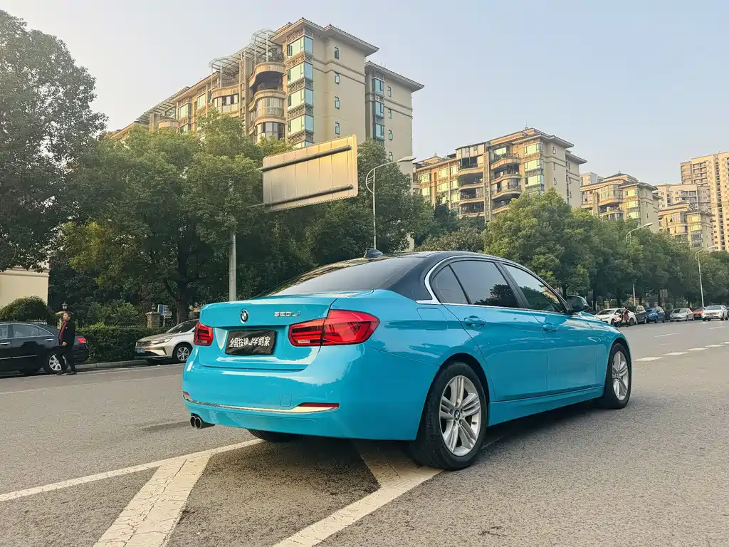BMW 3 Series 2017 — фото 17