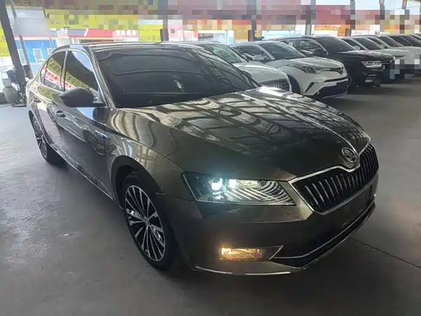 Skoda Superb 2016