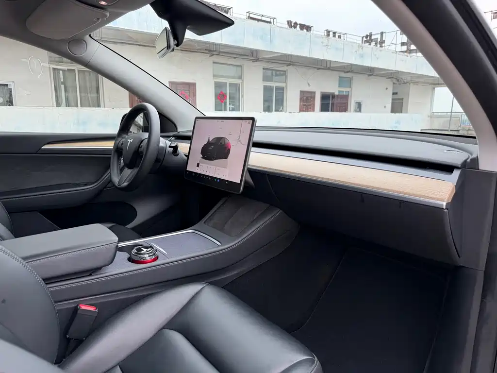 Tesla Model Y 2023 — фото 14