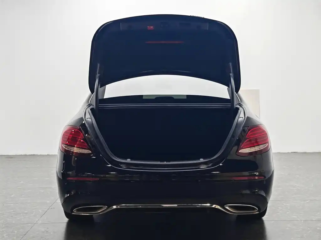 Mercedes-Benz E-Class 2020 — фото 11