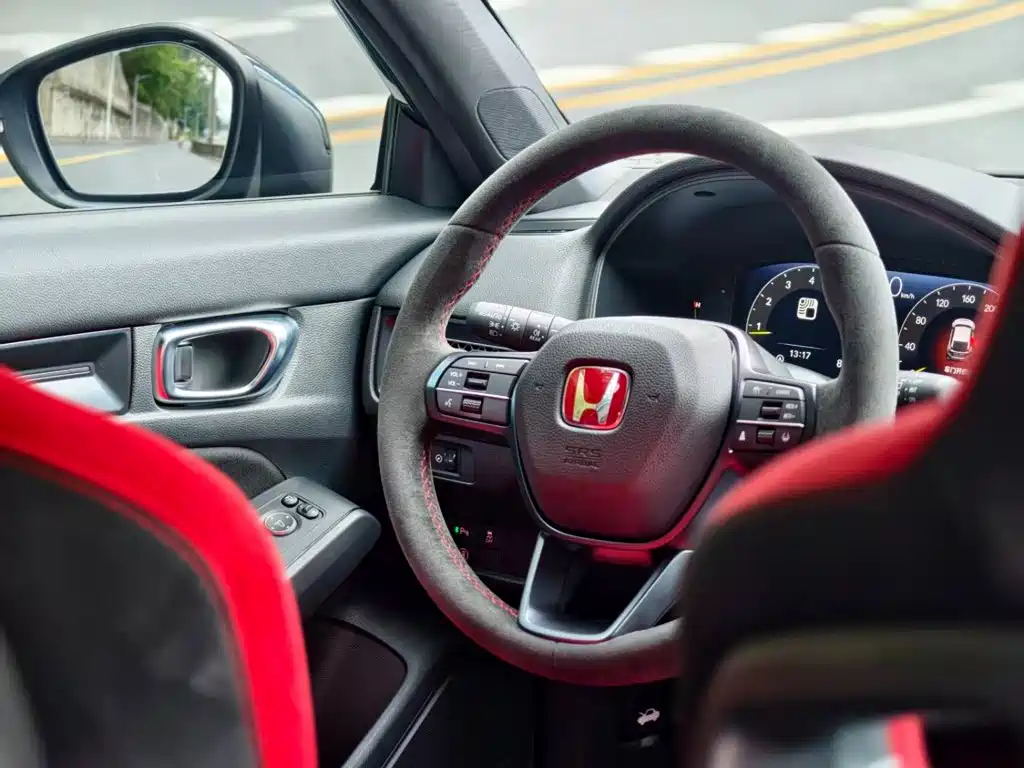 Honda Civic 2023 — фото 10