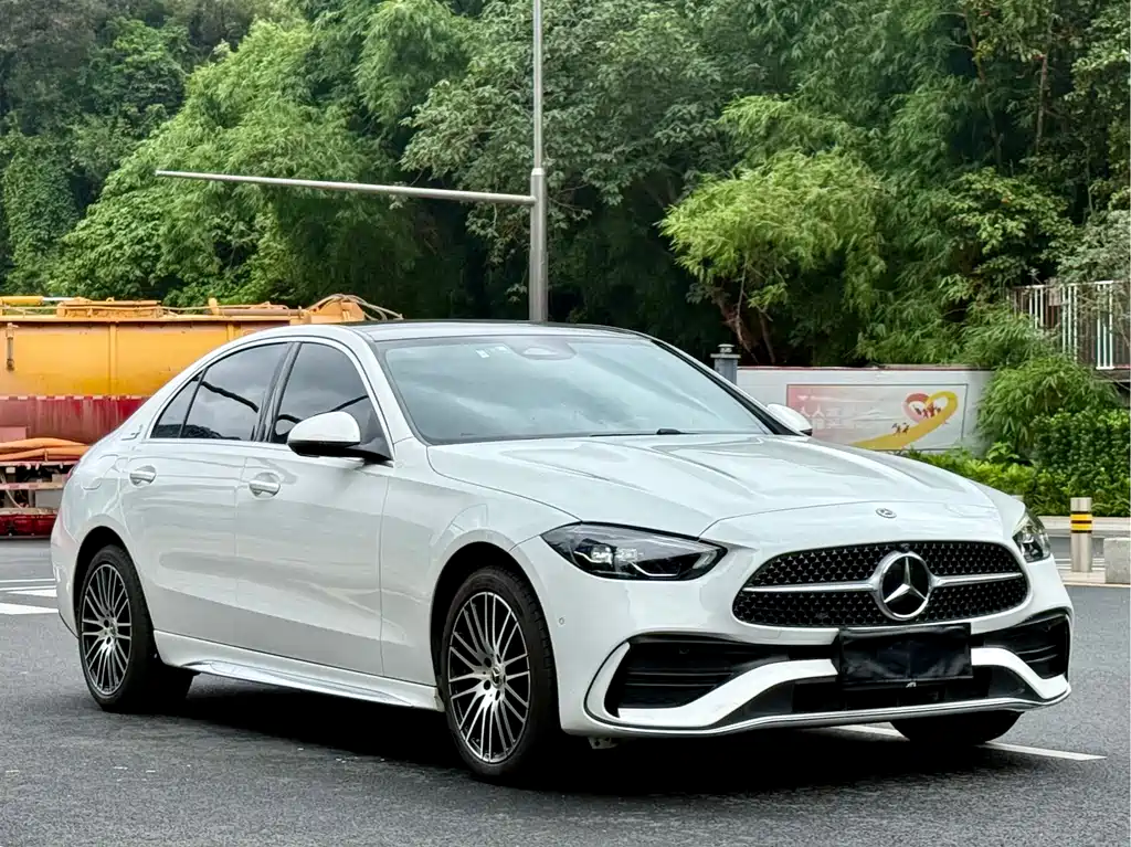 Mercedes-Benz C-Class 2025 — фото 1