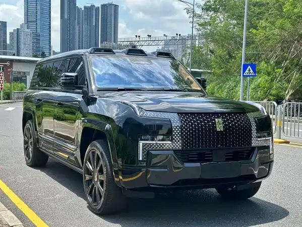 Yangwang U8 L 2026