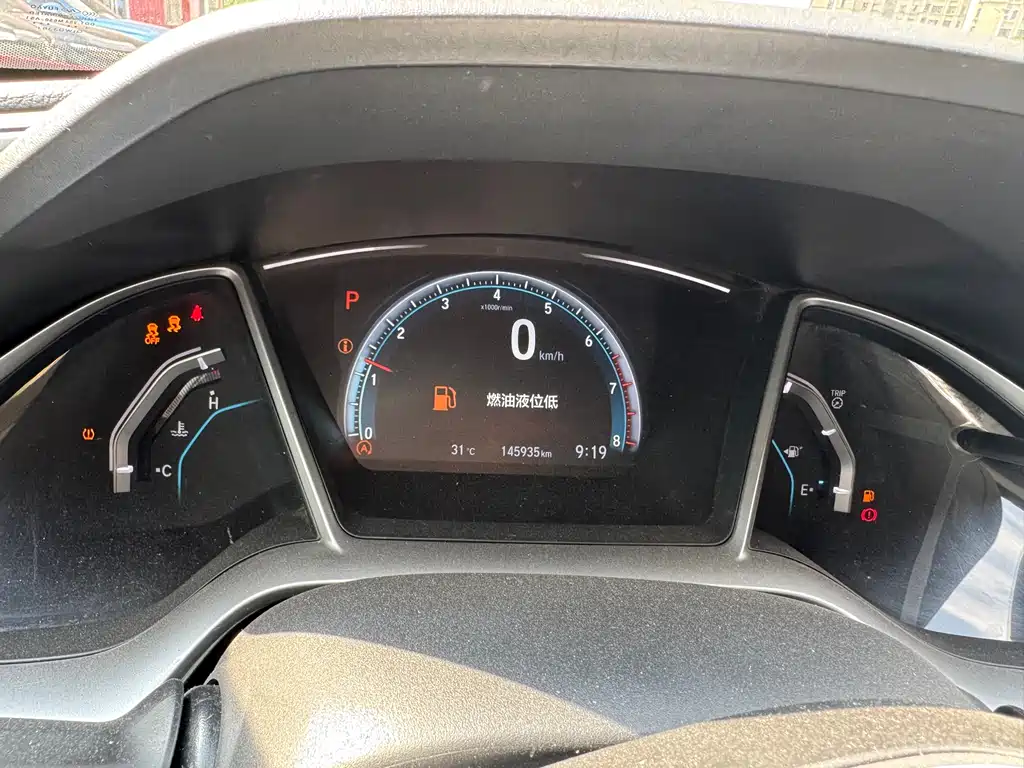 Honda Civic 2018 — фото 10