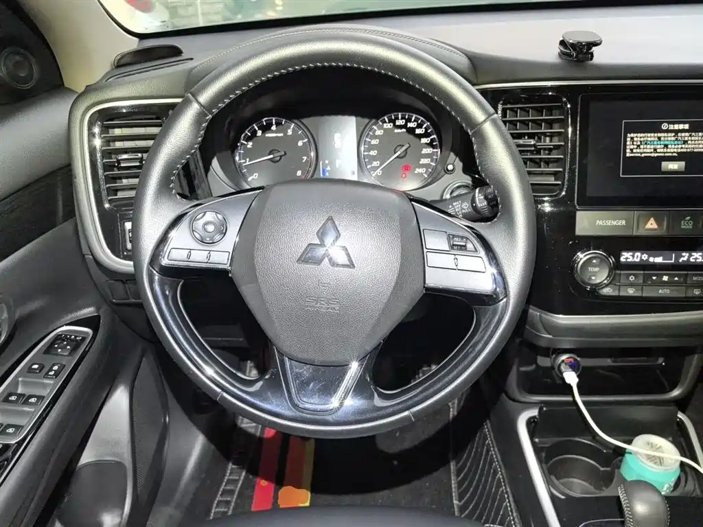 Mitsubishi Outlander 2020