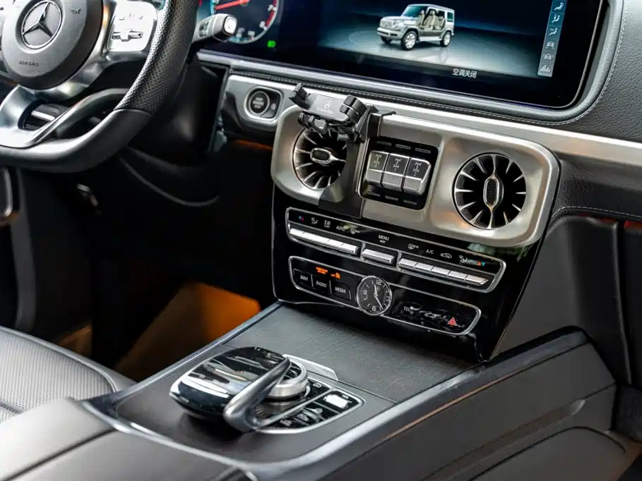 Mercedes-Benz G-Class 2024 — фото 15