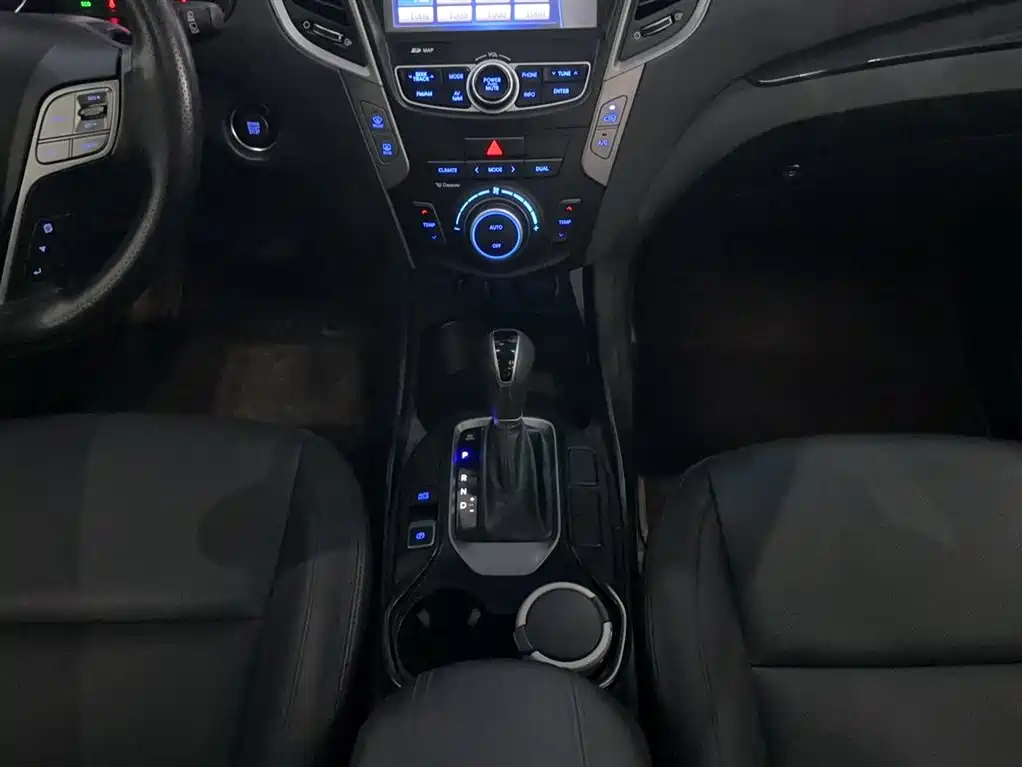 Hyundai Santa Fe 2015 — фото 6