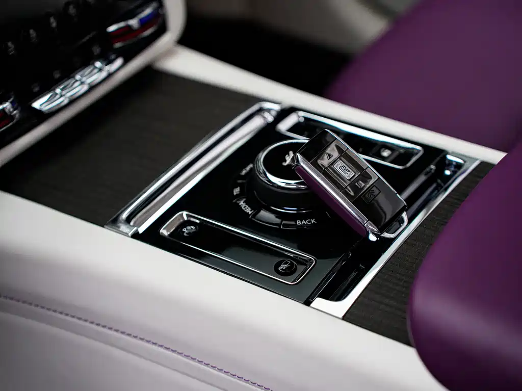 Rolls-Royce Phantom 2025 — фото 8