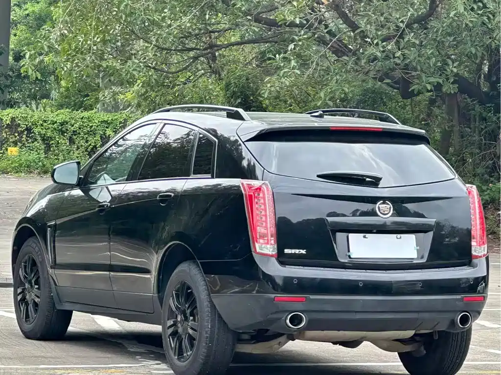 Cadillac SRX 2016 — фото 14