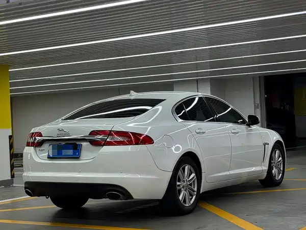 Jaguar XF 2014