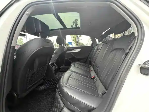 Audi A4L 2023