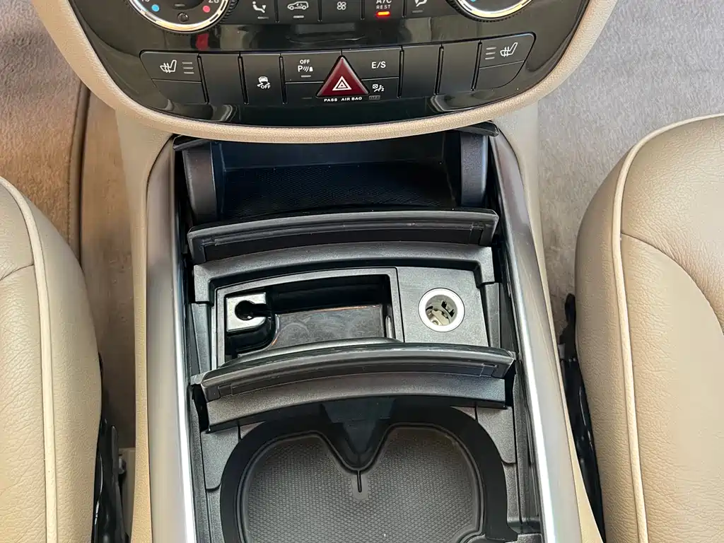 Mercedes-Benz R-Class 2017 — фото 22