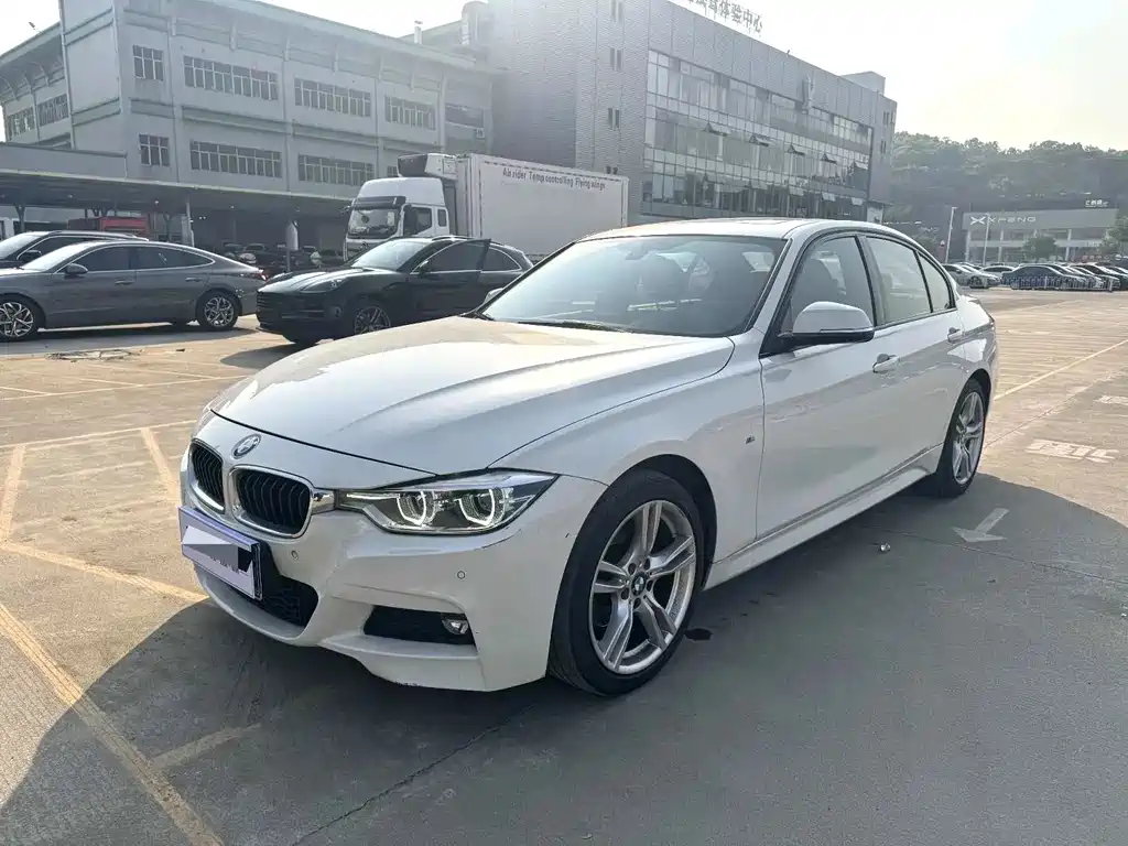 BMW 3 Series 2017 — фото 1