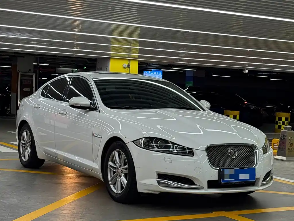 Jaguar XF 2014 — фото 3