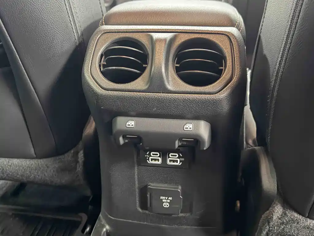 Jeep Wrangler 2019 — фото 17