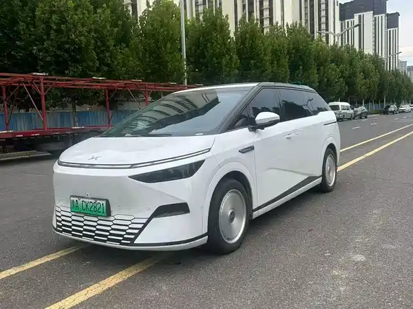 XPeng X9 2024