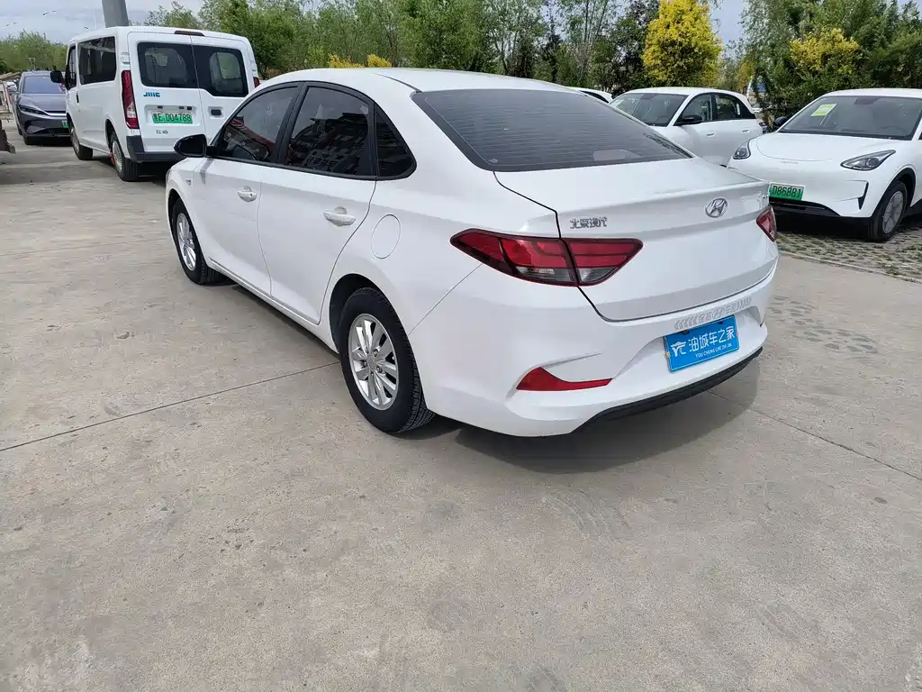 Hyundai Elantra 2017 — фото 7