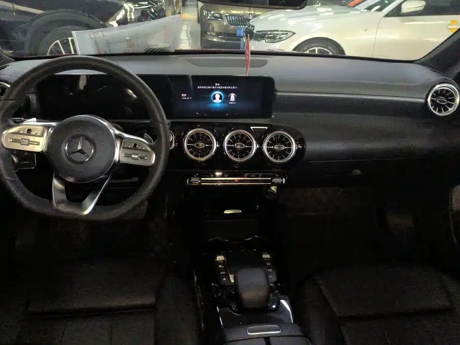 Mercedes-Benz A-Class 2022 — фото 12