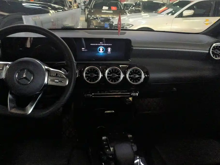 Mercedes-Benz A-Class 2022 — фото 13