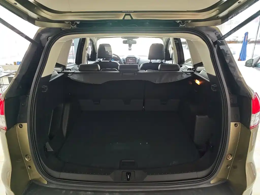 Ford Kuga 2016 — фото 19