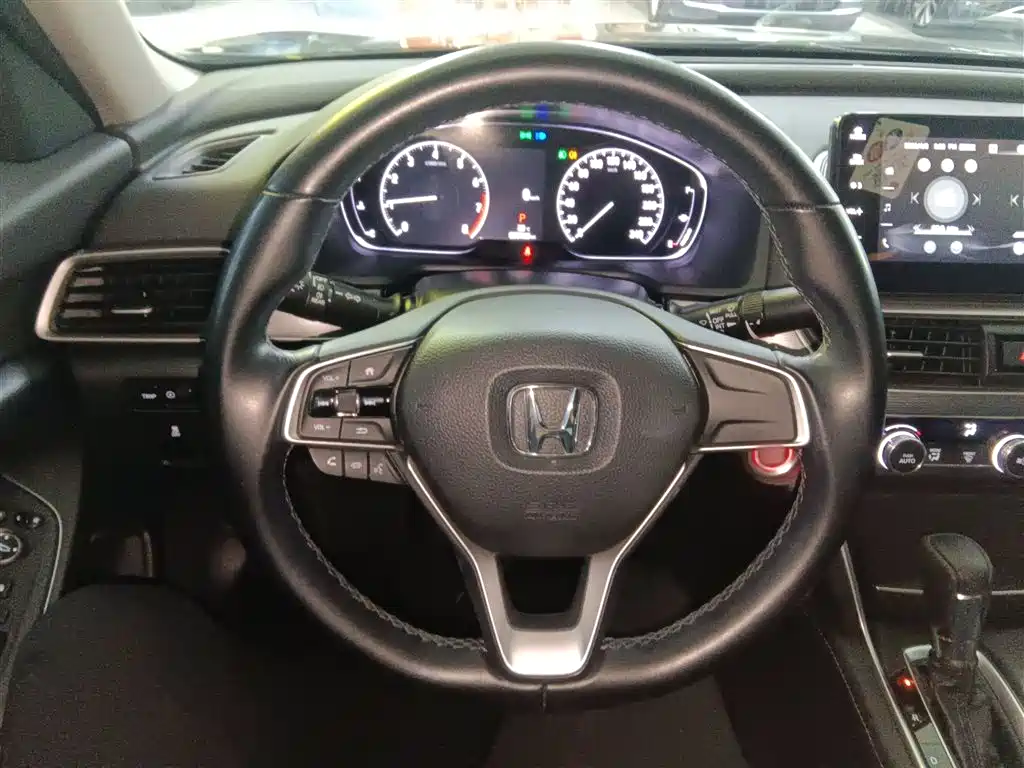 Honda Accord 2022 — фото 11