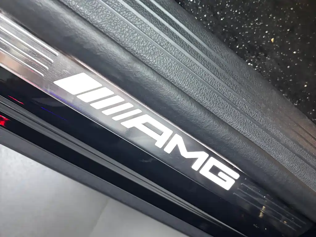 Mercedes-Benz GLB AMG 2023 — фото 17