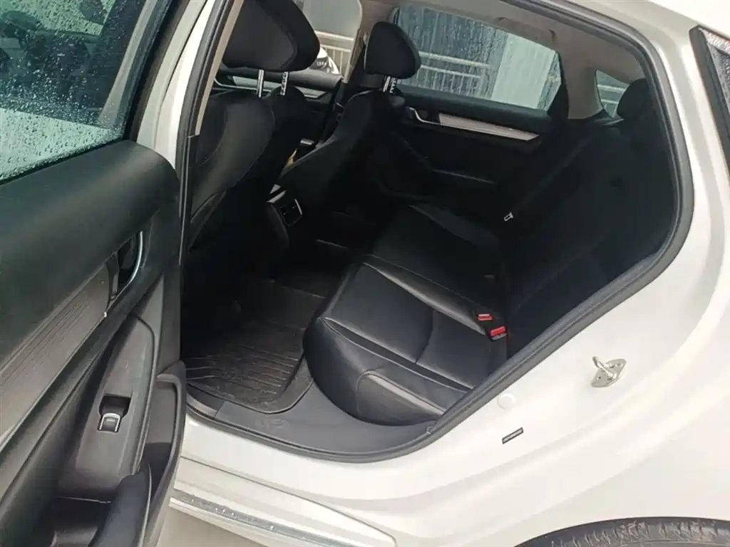 Honda Accord 2021 — фото 17