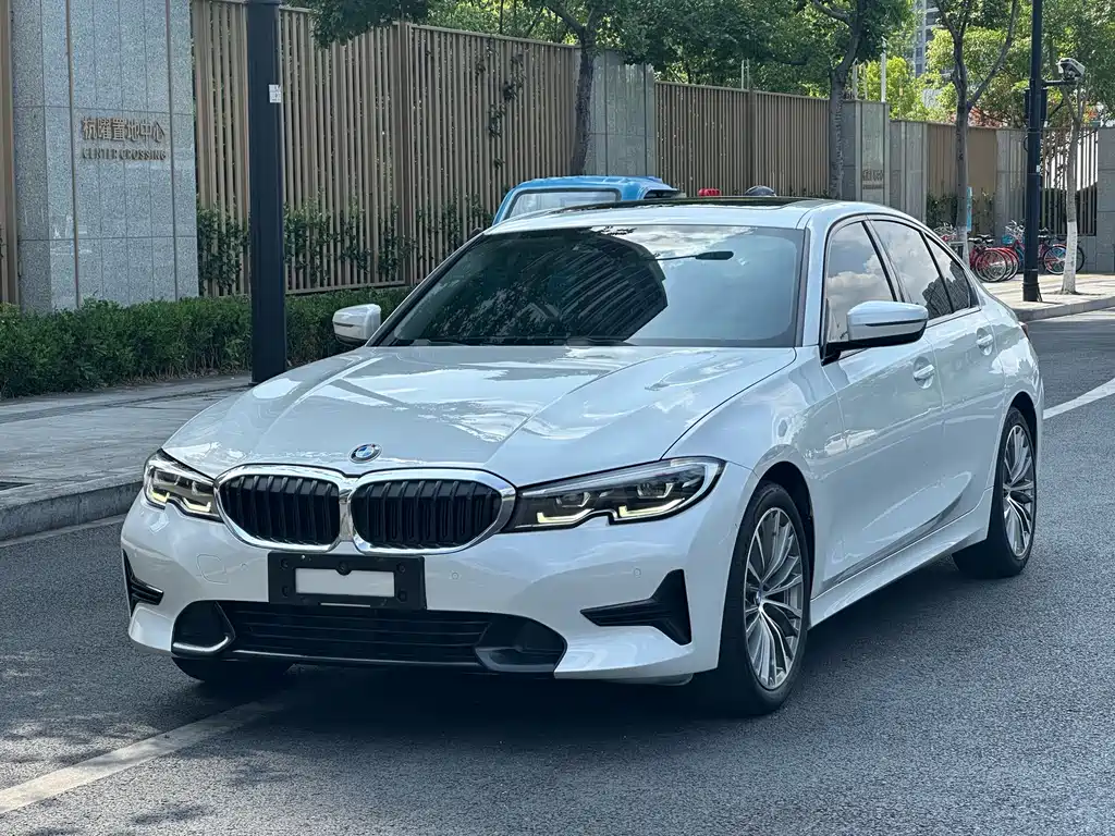 BMW 3 Series 2020 — фото 1