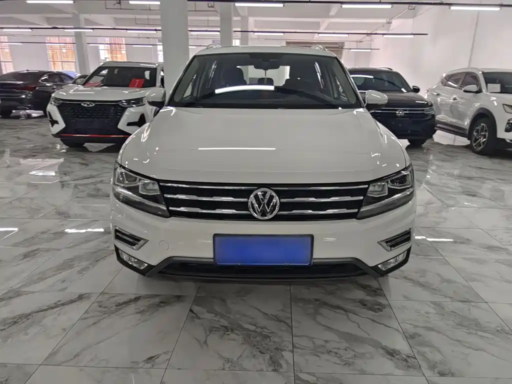 Volkswagen Tiguan L 2017 — фото 11