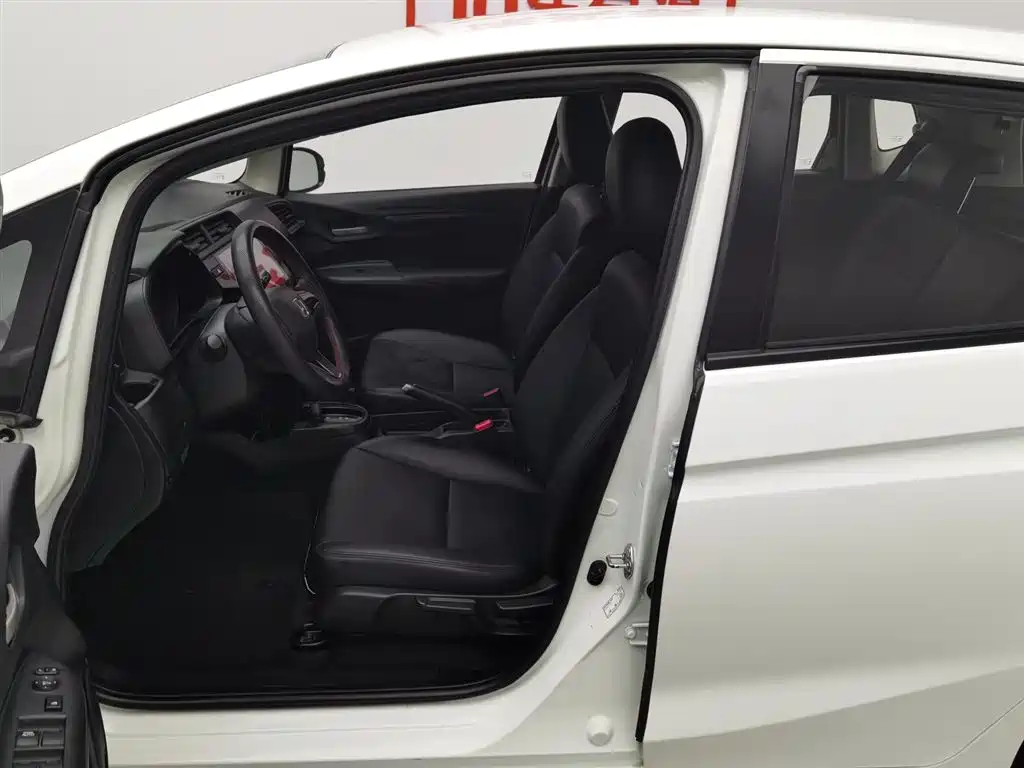 Honda Fit 2018 — фото 10