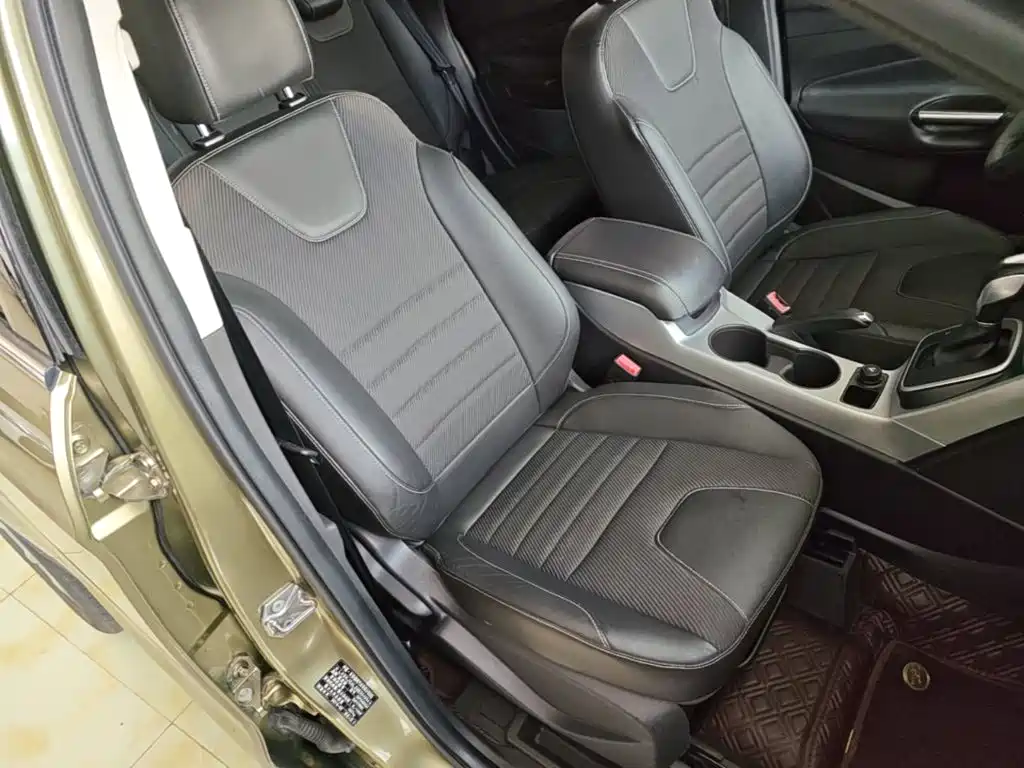 Ford Kuga 2016 — фото 25