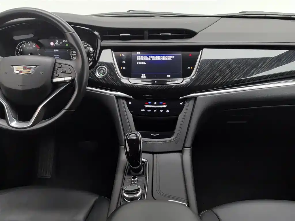 Cadillac XT6 2020 — фото 12
