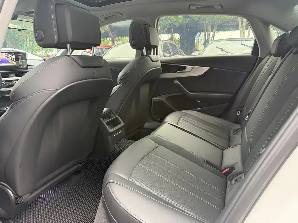 Audi A4L 2021