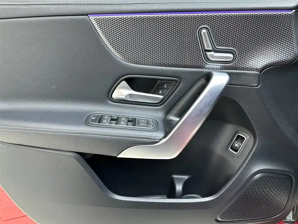 Mercedes-Benz A-Class 2021 — фото 10