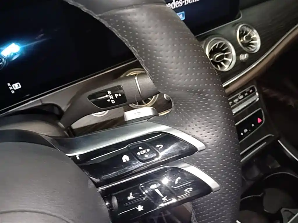 Mercedes-Benz E-Class 2020 — фото 14
