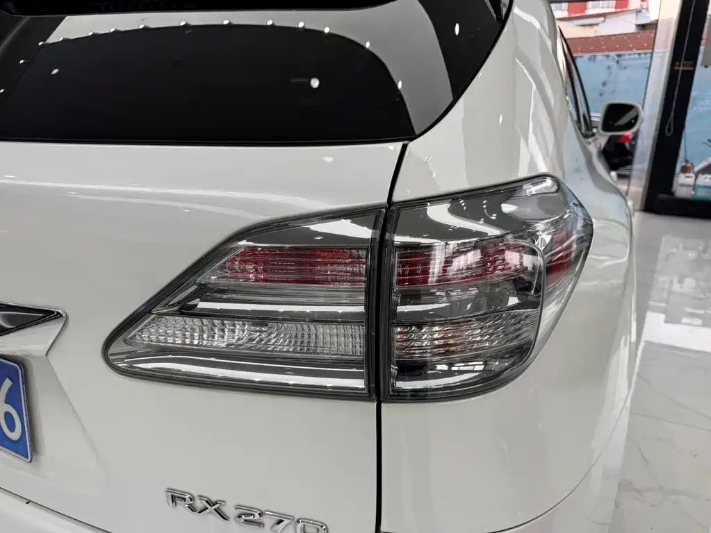 Lexus RX Classic 2011 — фото 11