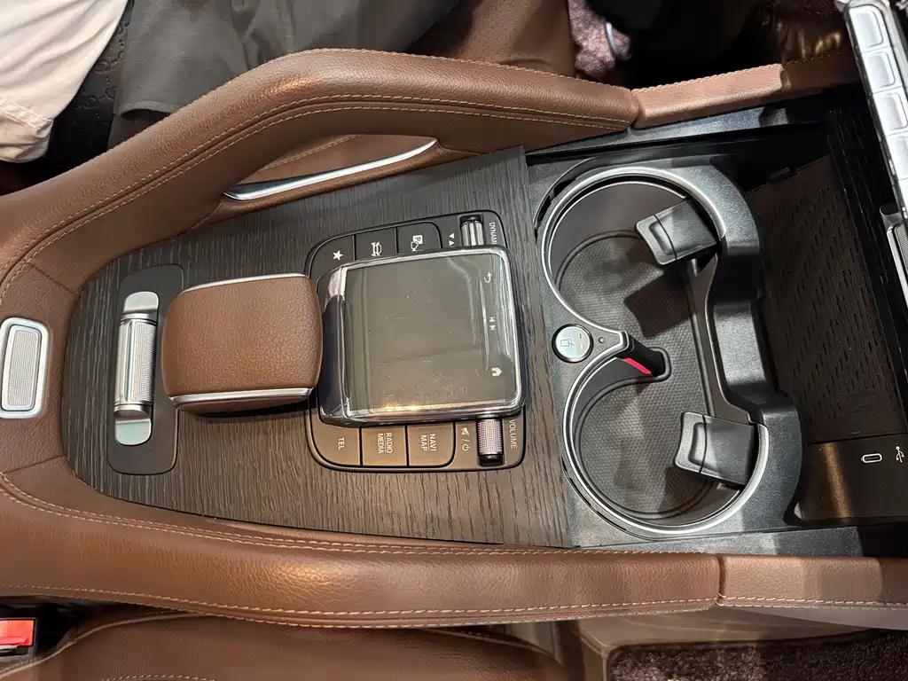Mercedes-Benz GLS 2025 — фото 13