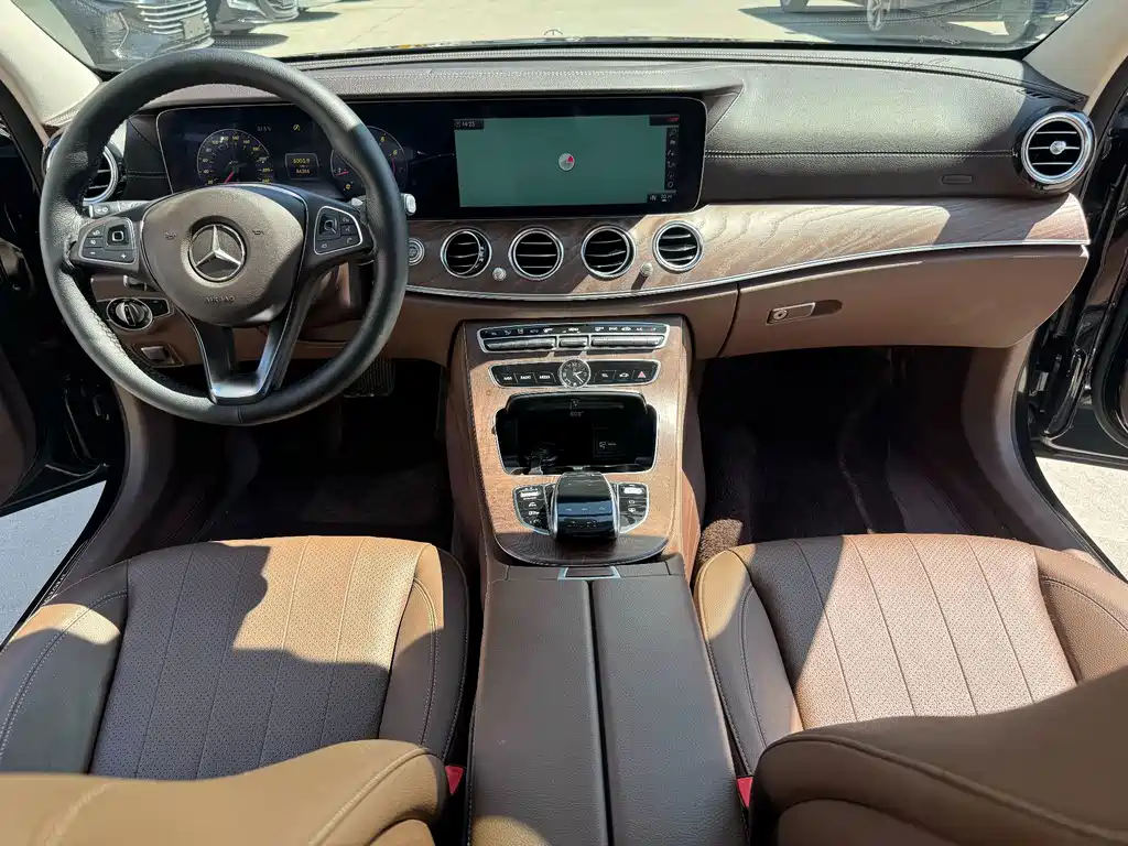 Mercedes-Benz E-Class 2019 — фото 14