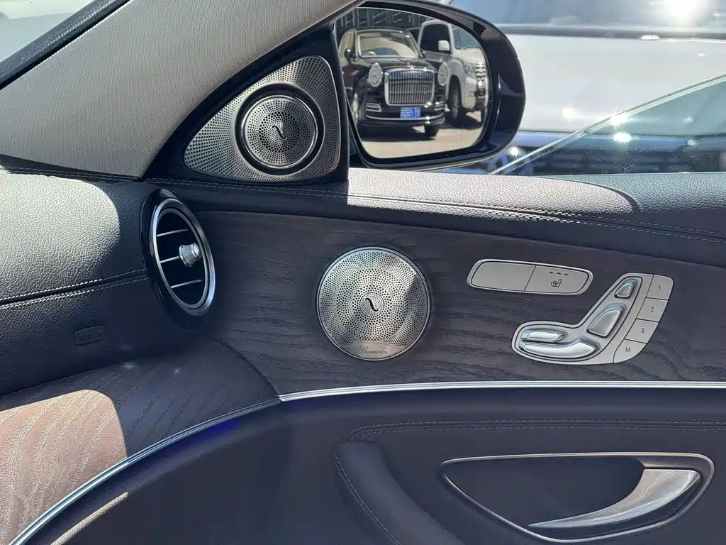 Mercedes-Benz E-Class 2019 — фото 21